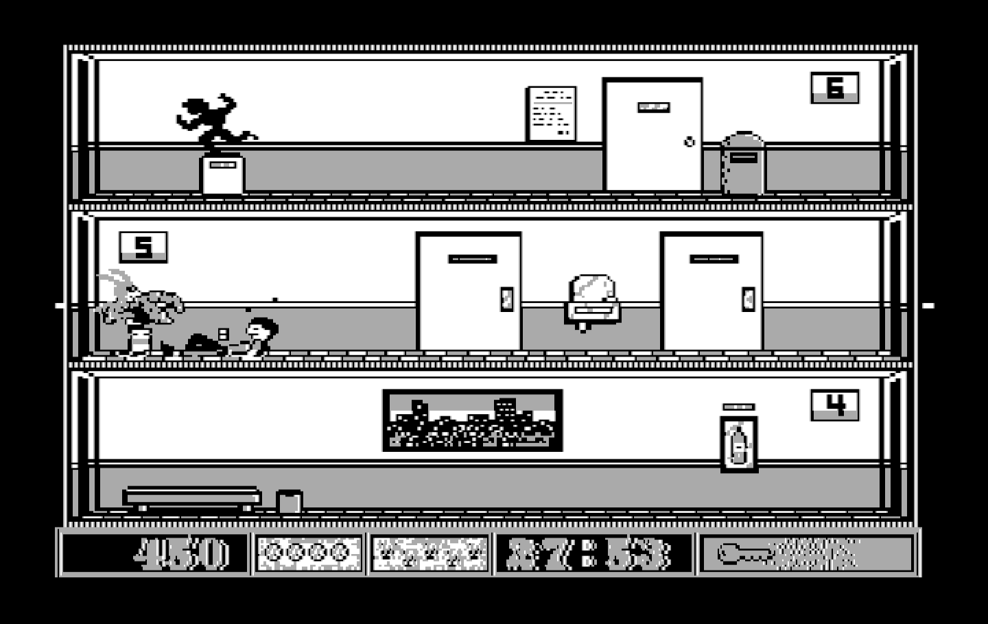 Avoid the Noid IBM PC/Compatibles Screenshot: The Noid is smashing my pizza.