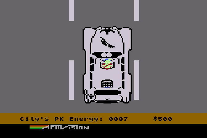 Ghostbusters Atari 8-bit Screenshot: Driving through the city...
