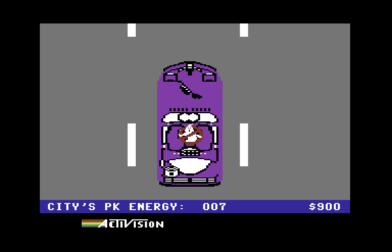 Ghostbusters Commodore 64 Screenshot: Driving the high performance car!