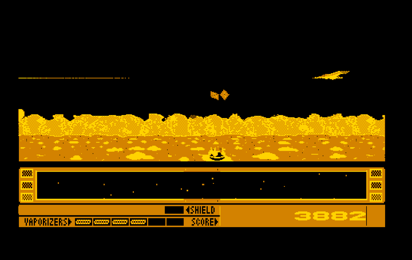 Revenge of Defender IBM PC/Compatibles Screenshot: You can fly both left and right in the game.