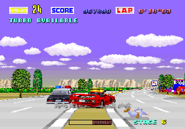 Turbo OutRun Arcade Screenshot: A cop knocks me off the road...